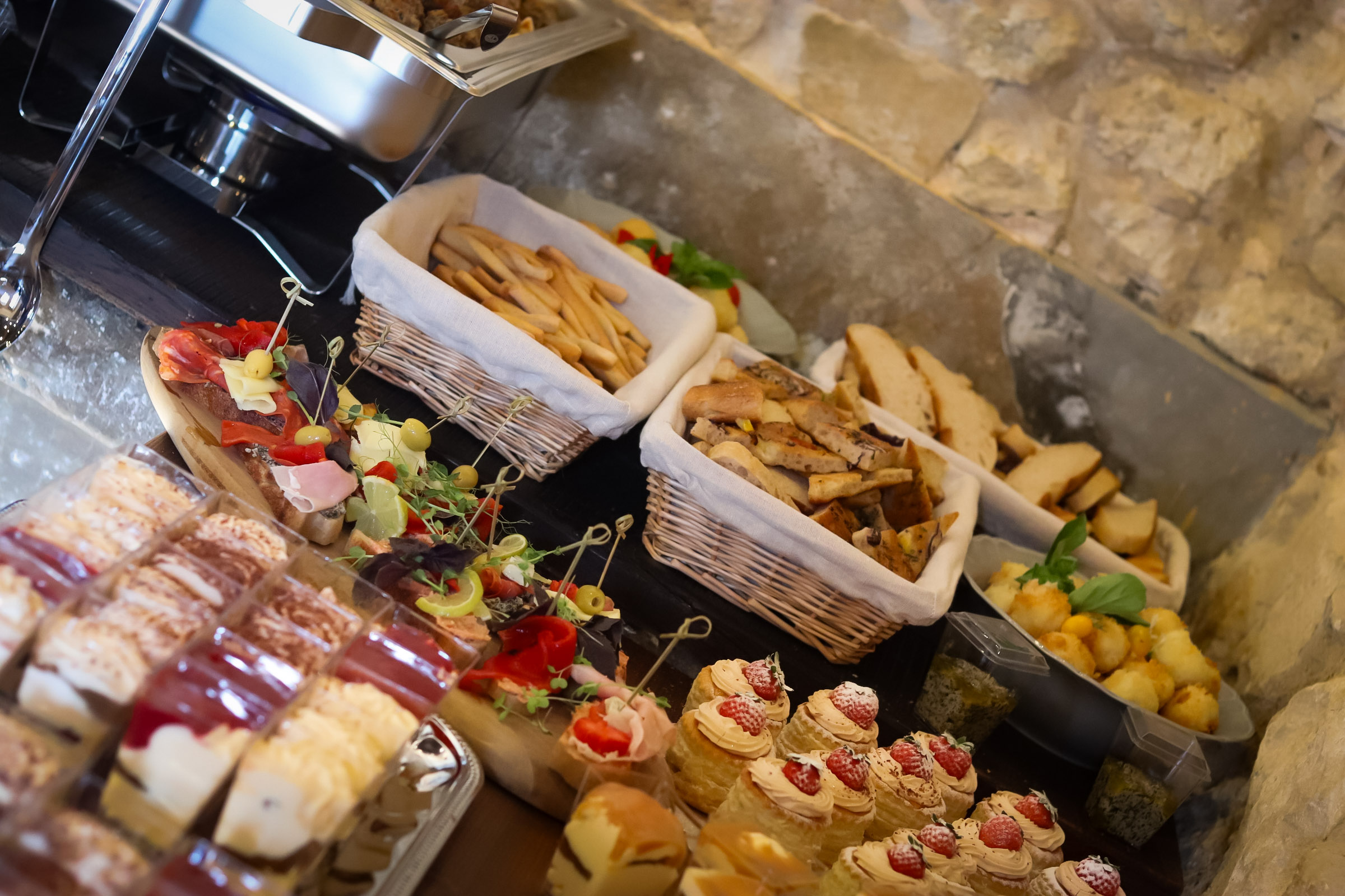 Sette Giorni olasz catering Pécsen – rendezvények, esküvők és családi események egyedi olasz büféasztallal, ételekkel és desszertekkel